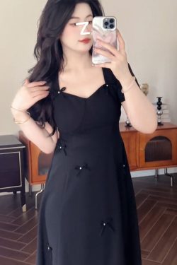 Plus-Size Women's Waist-Cinching Little Black Dress, French Tea Break Style, Summer Collection for Curvy Fashion, Chic Niche Design.