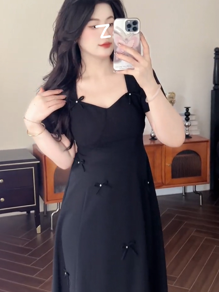 Plus-Size Women's Waist-Cinching Little Black Dress, French Tea Break Style, Summer Collection for Curvy Fashion, Chic Niche Design. Plus-Size Women's Waist-Cinching Little Black Dress, French Tea Break Style, Summer Collection for Curvy Fashion, Chic Niche Design.