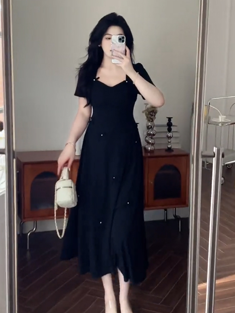 Plus-Size Women's Waist-Cinching Little Black Dress, French Tea Break Style, Summer Collection for Curvy Fashion, Chic Niche Design. Plus-Size Women's Waist-Cinching Little Black Dress, French Tea Break Style, Summer Collection for Curvy Fashion, Chic Niche Design.