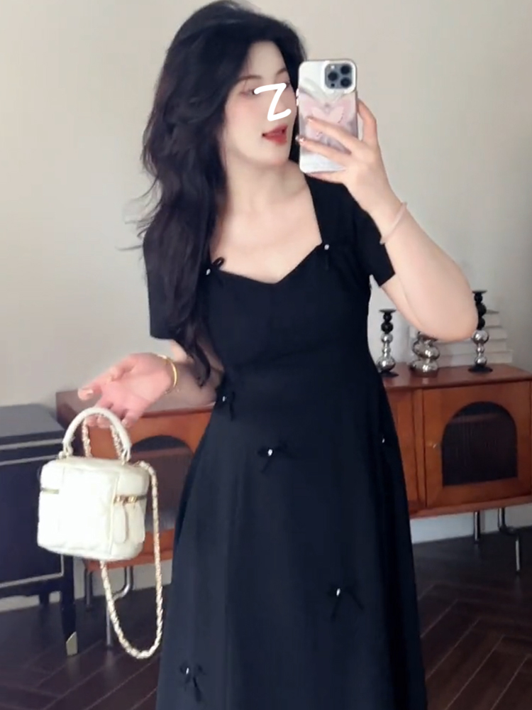 Plus-Size Women's Waist-Cinching Little Black Dress, French Tea Break Style, Summer Collection for Curvy Fashion, Chic Niche Design. Plus-Size Women's Waist-Cinching Little Black Dress, French Tea Break Style, Summer Collection for Curvy Fashion, Chic Niche Design.