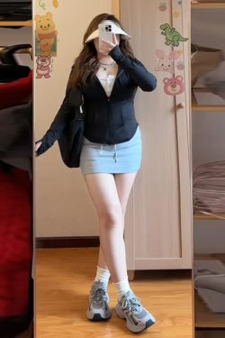 Plus-Size Yoga Jacket - Versatile Slimming Ice Silk Sun Protection Top for Summer Fashion - Lightweight Stylish Outerwear for Curvy Women