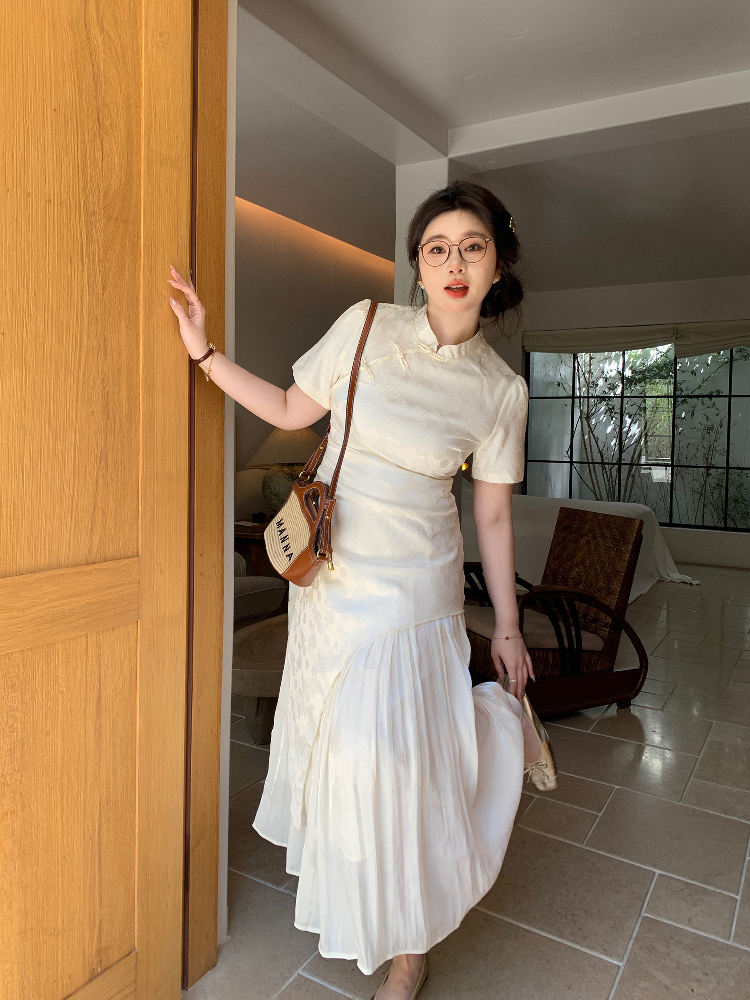 Plus-Size Zen-Inspired Body-Shaping Dress, Elegant Irregular White Design, Chinese Style, Trendy for Y2K and Modern Fashion Plus-Size Zen-Inspired Body-Shaping Dress, Elegant Irregular White Design, Chinese Style, Trendy for Y2K and Modern Fashion