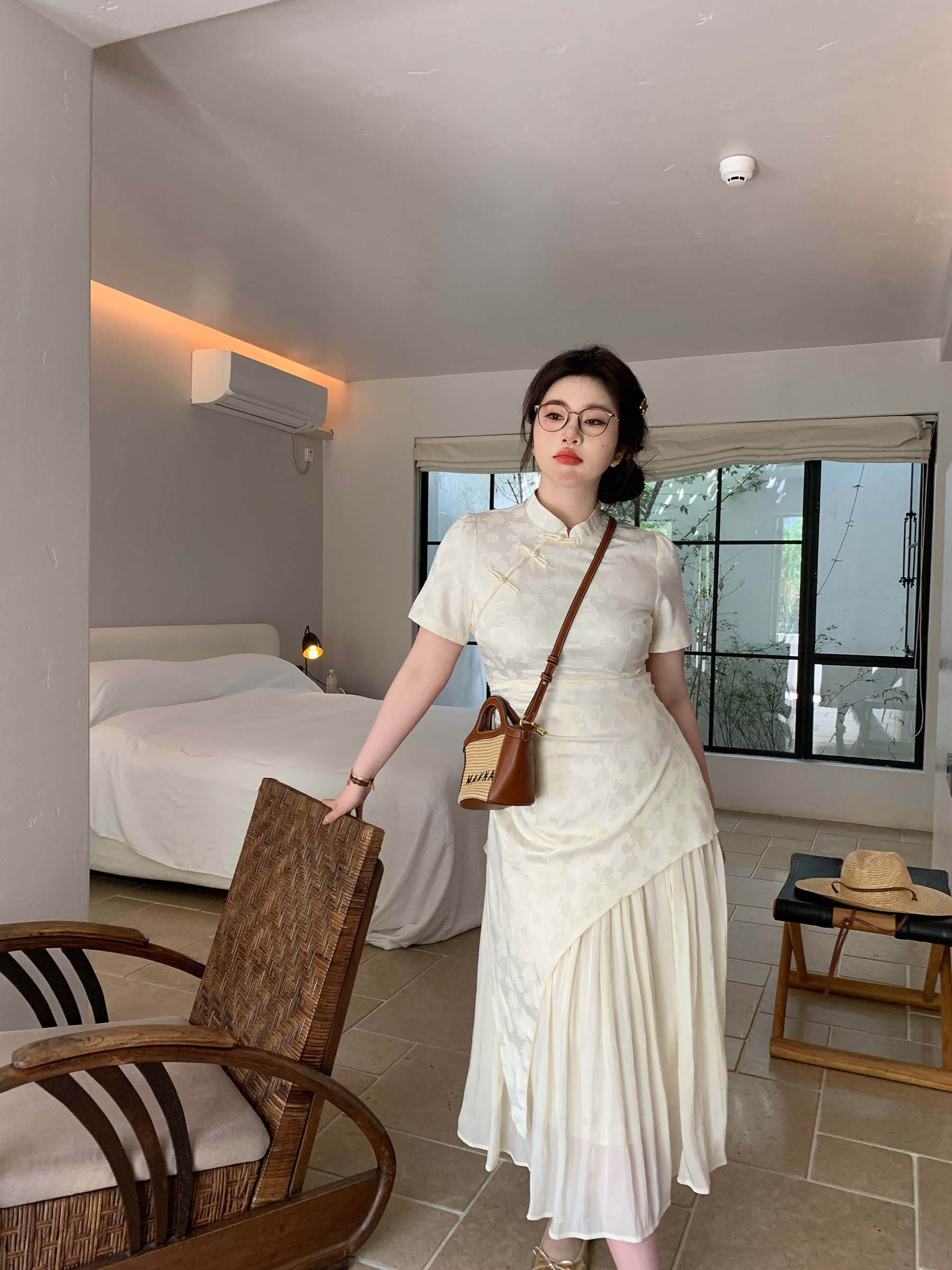 Plus-Size Zen-Inspired Body-Shaping Dress, Elegant Irregular White Design, Chinese Style, Trendy for Y2K and Modern Fashion Plus-Size Zen-Inspired Body-Shaping Dress, Elegant Irregular White Design, Chinese Style, Trendy for Y2K and Modern Fashion