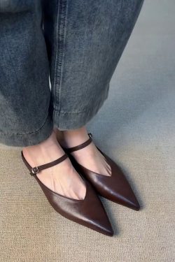 Pointed Thick-Soled Closed-Toe Half Slippers in Sheepskin - French Retro One-Strap Shallow Mouth Mules for Stylish Comfort