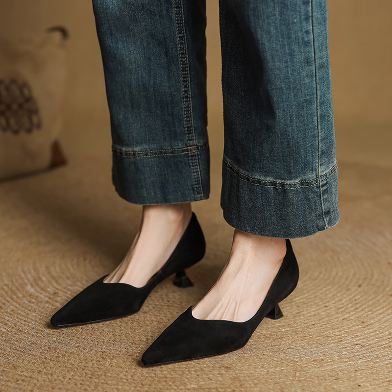 Pointed Toe Apricot Women's High Heels - Elegant Thin Heels for Spring 2025, Versatile Commuter Style, Genuine Leather Pointed Toe Apricot Women's High Heels - Elegant Thin Heels for Spring 2025, Versatile Commuter Style, Genuine Leather