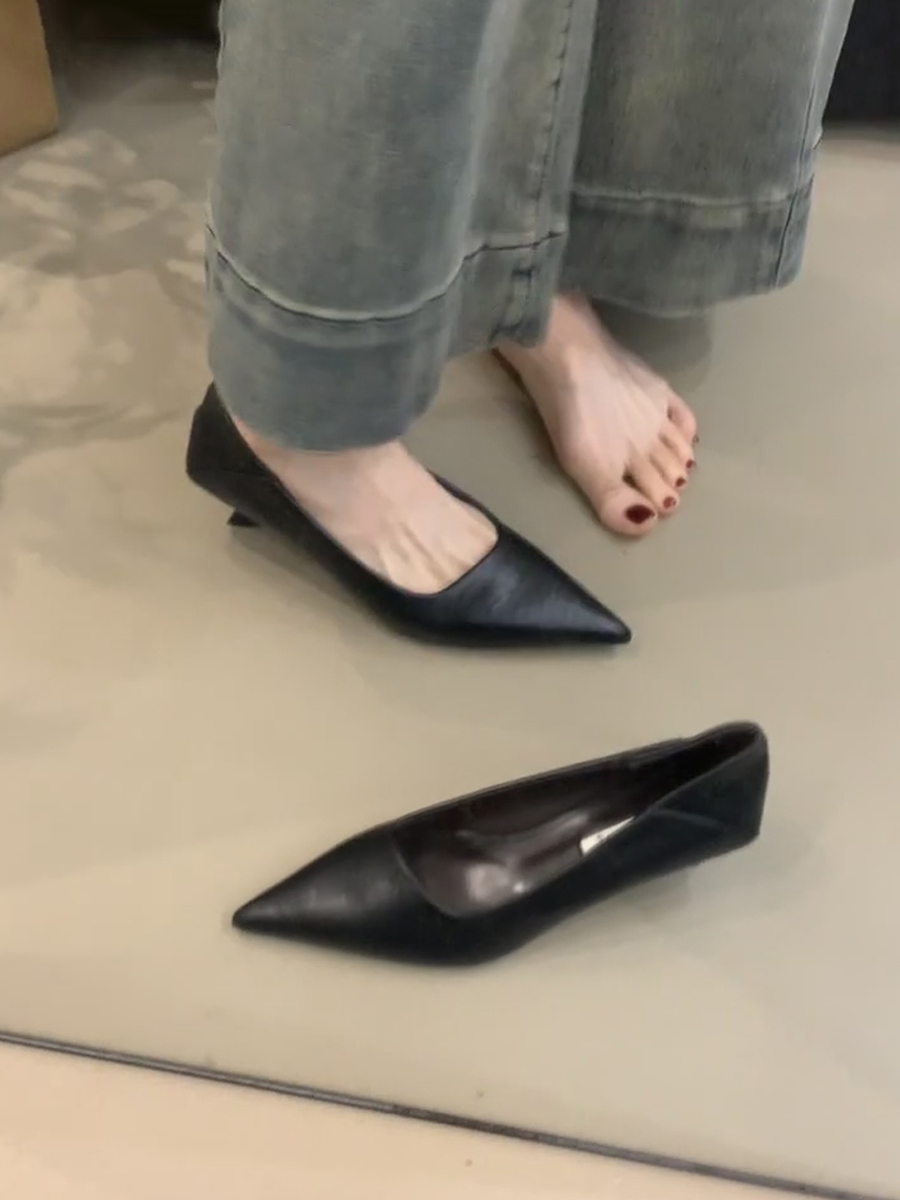 Pointed Toe Sheepskin Black High Heels for Women - Stylish French Slip-On Kitten Heel Flats for Commuting and Versatile Wear Pointed Toe Sheepskin Black High Heels for Women - Stylish French Slip-On Kitten Heel Flats for Commuting and Versatile Wear