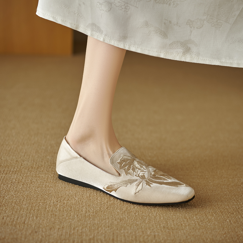 Pointed Toe Women's Genuine Leather High Heels - Elegant Stiletto Shoes with Shallow Mouth Design, Italian Corso Venezia Style Pointed Toe Women's Genuine Leather High Heels - Elegant Stiletto Shoes with Shallow Mouth Design, Italian Corso Venezia Style