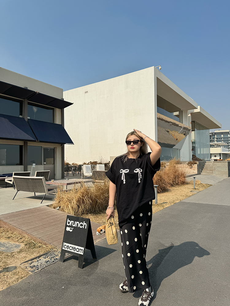 Polka Dot Black and White Color-Blocking Slim-Fit Women's Skirt - Versatile Spring and Summer Style, 2024 Niche Design, Y2K Fashion Polka Dot Black and White Color-Blocking Slim-Fit Women's Skirt - Versatile Spring and Summer Style, 2024 Niche Design, Y2K Fashion