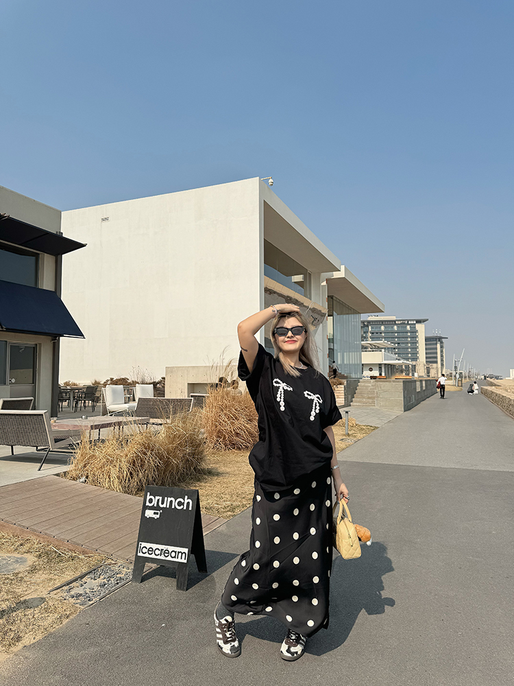 Polka Dot Black and White Color-Blocking Slim-Fit Women's Skirt - Versatile Spring and Summer Style, 2024 Niche Design, Y2K Fashion Polka Dot Black and White Color-Blocking Slim-Fit Women's Skirt - Versatile Spring and Summer Style, 2024 Niche Design, Y2K Fashion