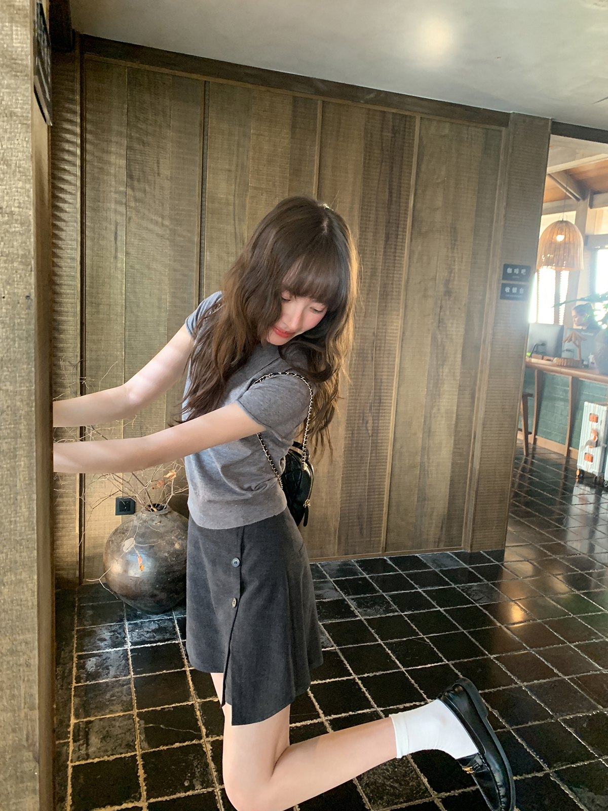 Polo Collar Raglan Sleeve Knitted Short Sleeve T-Shirt for Women - Slim Fit Summer 2025 Essential Top, Casual Chic Style Polo Collar Raglan Sleeve Knitted Short Sleeve T-Shirt for Women - Slim Fit Summer 2025 Essential Top, Casual Chic Style