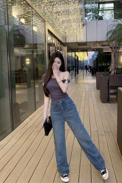 Pure Desire Off-Shoulder Slim Fit T-Shirt - Short Sleeve Top in 90s Style for Effortless Chic Looks