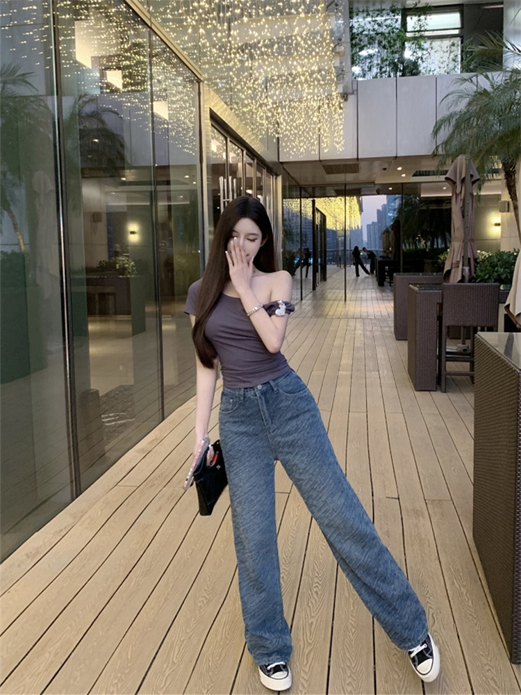 Pure Desire Off-Shoulder Slim Fit T-Shirt - Short Sleeve Top in 90s Style for Effortless Chic Looks Pure Desire Off-Shoulder Slim Fit T-Shirt - Short Sleeve Top in 90s Style for Effortless Chic Looks