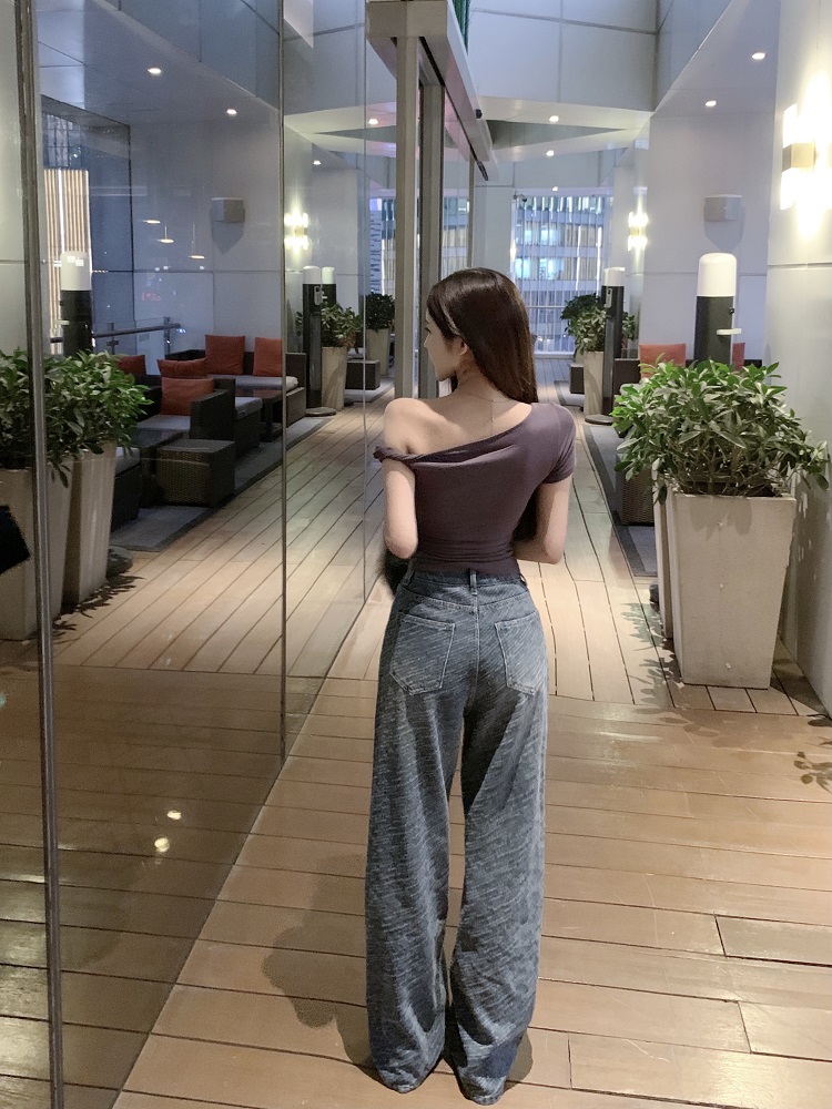 Pure Desire Off-Shoulder Slim Fit T-Shirt - Short Sleeve Top in 90s Style for Effortless Chic Looks Pure Desire Off-Shoulder Slim Fit T-Shirt - Short Sleeve Top in 90s Style for Effortless Chic Looks