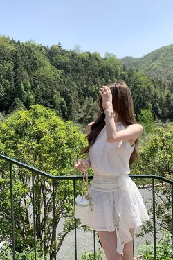 Pure White Magnolia Halter Neck Dress - Summer Waist-Defined French Sleeveless Short Dress for Effortless Chic Style