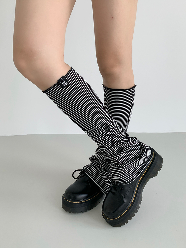 Purple-Black Striped Split Socks - Versatile Casual Taro Mud Design for Trendy Y2K Style Purple-Black Striped Split Socks - Versatile Casual Taro Mud Design for Trendy Y2K Style