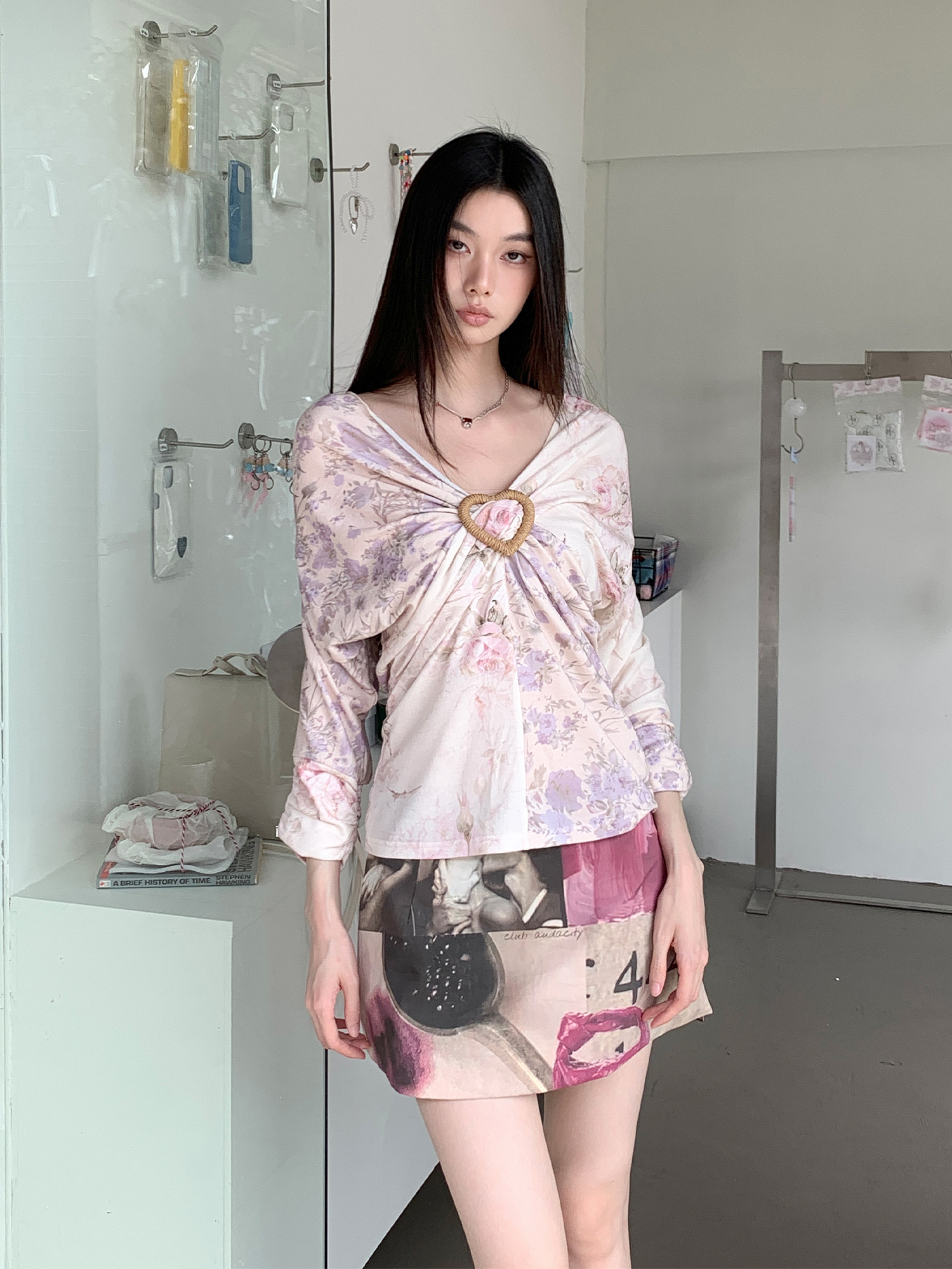 Purple Floral Patchwork V-Neck Knitted Short-Sleeve T-Shirt - Elastic Loose Fit Summer Top for Y2K and 90s Style Purple Floral Patchwork V-Neck Knitted Short-Sleeve T-Shirt - Elastic Loose Fit Summer Top for Y2K and 90s Style