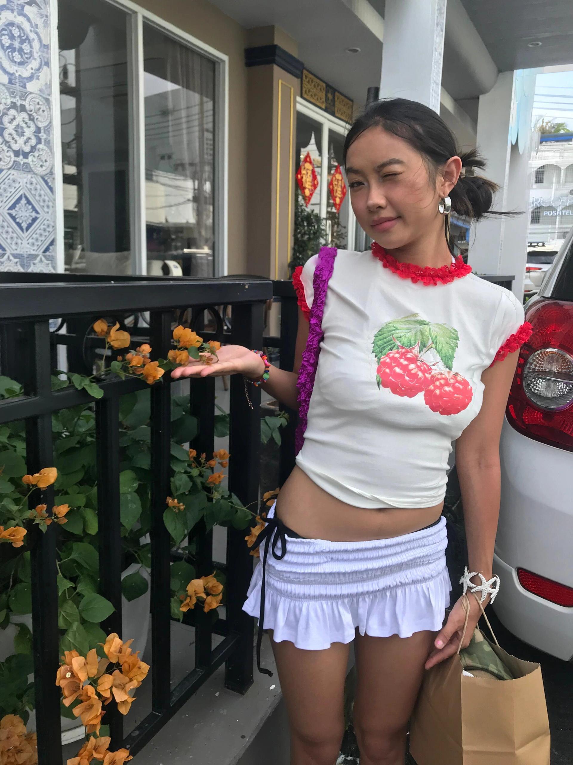 Raspberry Print Red Lace Trim Short Sleeve Top - Slim Fit Pure Cotton Women's Korean Style Fashion Raspberry Print Red Lace Trim Short Sleeve Top - Slim Fit Pure Cotton Women's Korean Style Fashion