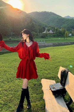 Red Lace Long Sleeve Top and High-Waisted Skirt Set for Women - Desert Photography Vacation Style