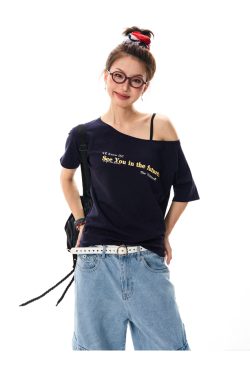 Red Off-Shoulder Short Sleeve T-Shirt for Women - Casual Spicy Girl Top, Versatile Summer 2025 Fashion, Y2K Style