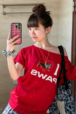 Red Off-Shoulder Short Sleeve Women's Summer T-Shirt with Sausage Dog Print - Casual Loose Fit Sexy American Style Top