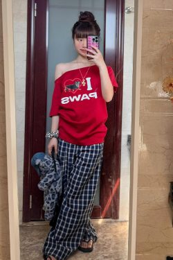 Red Off-Shoulder Short Sleeve Women's Summer T-Shirt with Sausage Dog Print - Casual Loose Fit Sexy American Style Top