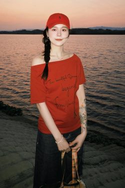 Red One-Shoulder Short Sleeve Women's Summer Letter Print Casual T-Shirt - Stylish Slanted Shoulder Top for Hot Girl Vibes