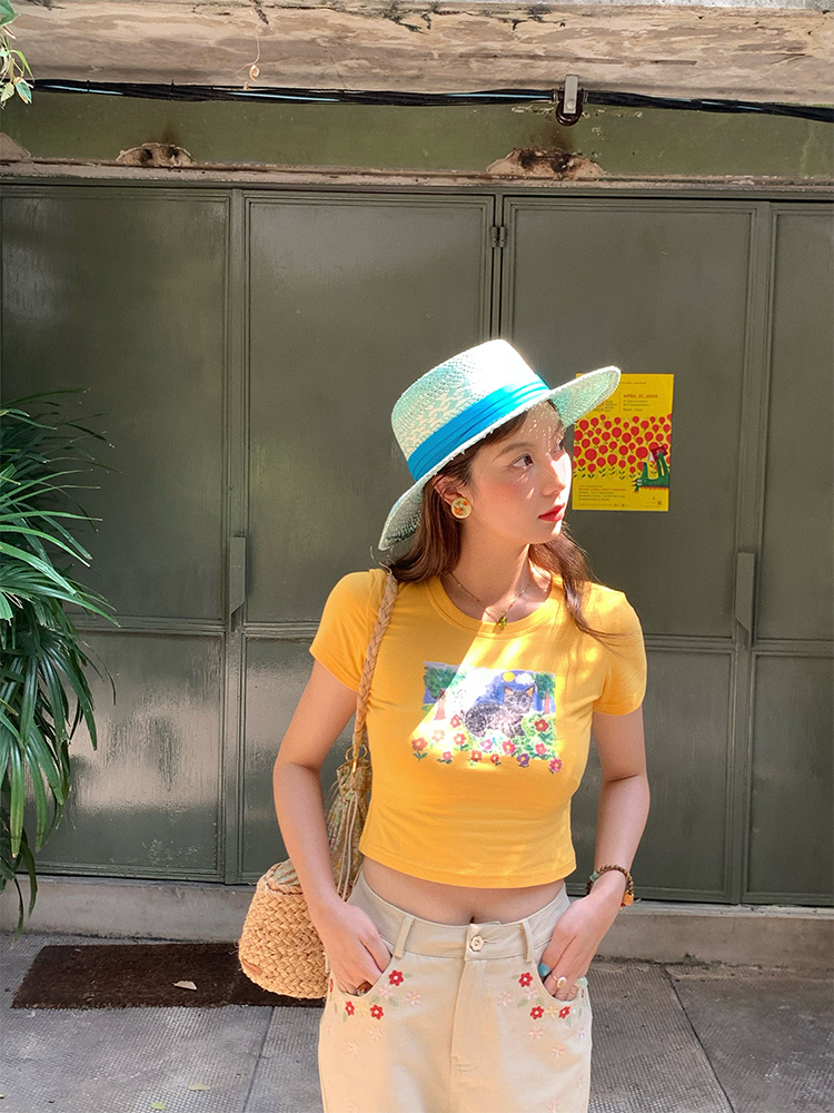 Red Printed Short Sleeve T-Shirt for Women - Vintage Summer Slim Fit Round Neck Top - Y2K Fashion Style Red Printed Short Sleeve T-Shirt for Women - Vintage Summer Slim Fit Round Neck Top - Y2K Fashion Style