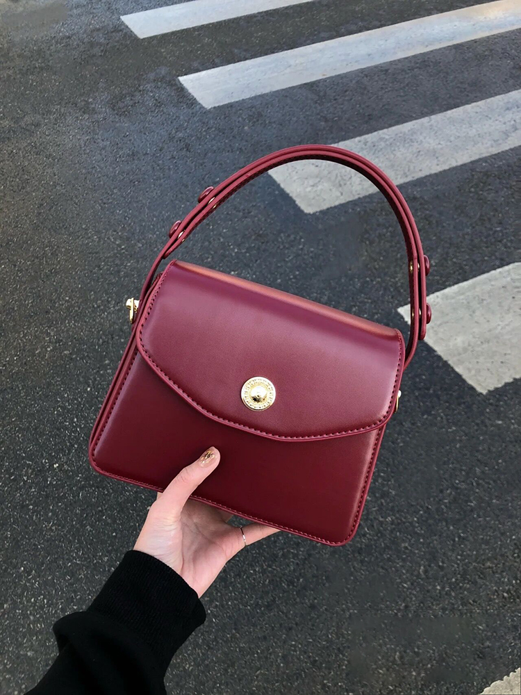 Red Retro-Style Small Square Handbag 2023, High-End Women's Crossbody Bag, Chic Shoulder Bag for Brides and Fashion Lovers Red Retro-Style Small Square Handbag 2023, High-End Women's Crossbody Bag, Chic Shoulder Bag for Brides and Fashion Lovers