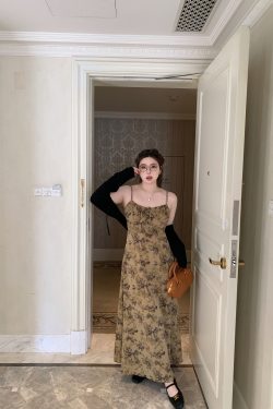 Red Tea Rose French Vintage Ink Wash Printed Slimming Long Dress - Slightly Chubby Fit, Perfect for 90s and Y2K Inspired Looks