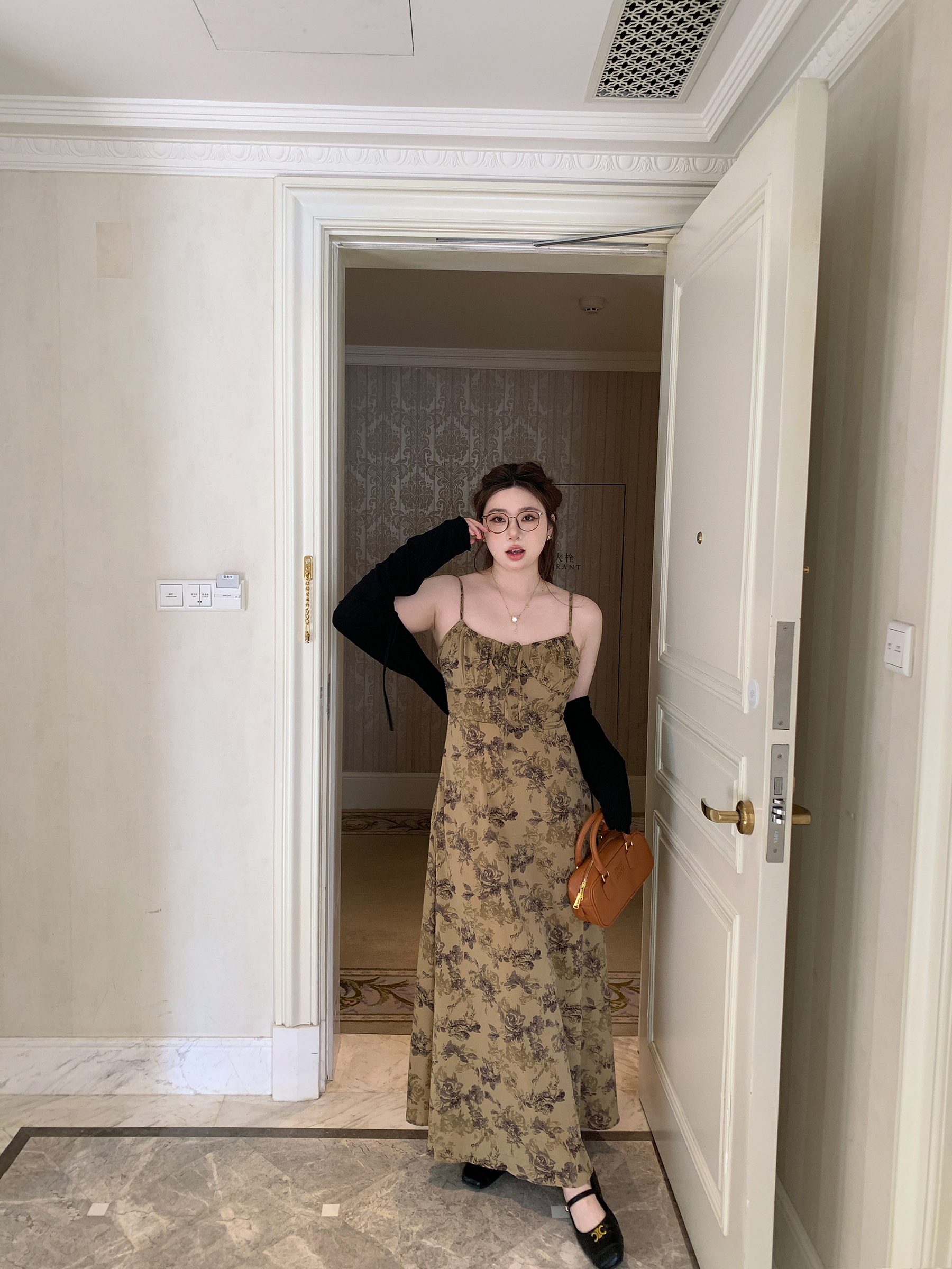 Red Tea Rose French Vintage Ink Wash Printed Slimming Long Dress - Slightly Chubby Fit, Perfect for 90s and Y2K Inspired Looks Red Tea Rose French Vintage Ink Wash Printed Slimming Long Dress - Slightly Chubby Fit, Perfect for 90s and Y2K Inspired Looks