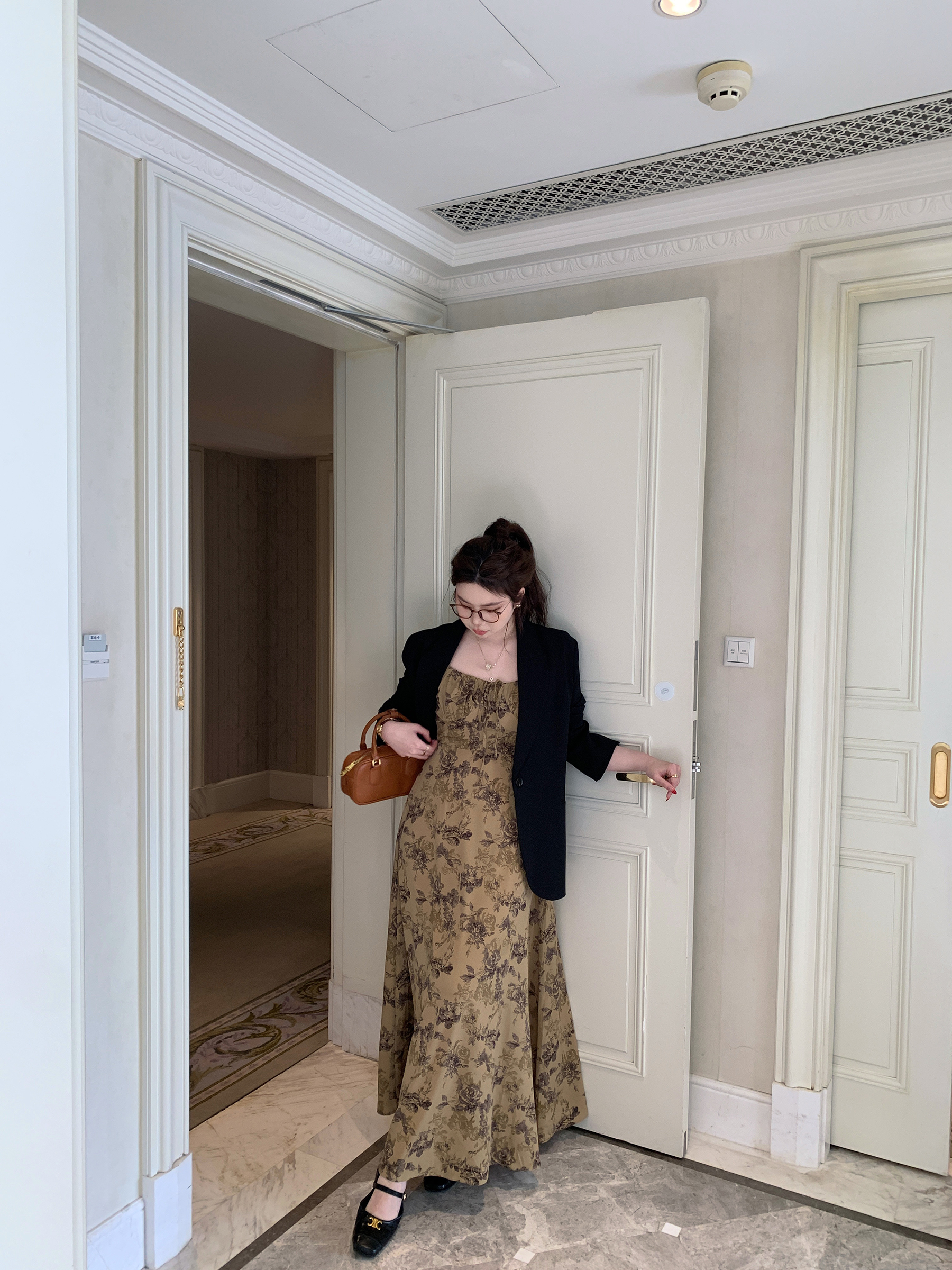 Red Tea Rose French Vintage Ink Wash Printed Slimming Long Dress - Slightly Chubby Fit, Perfect for 90s and Y2K Inspired Looks Red Tea Rose French Vintage Ink Wash Printed Slimming Long Dress - Slightly Chubby Fit, Perfect for 90s and Y2K Inspired Looks