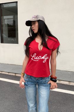 Red U-Shaped V-Neck Lucky Baby Tee - Jennie Style, Slightly Loose Fit, Metaphysical Design, Trendy Y2K Aesthetic