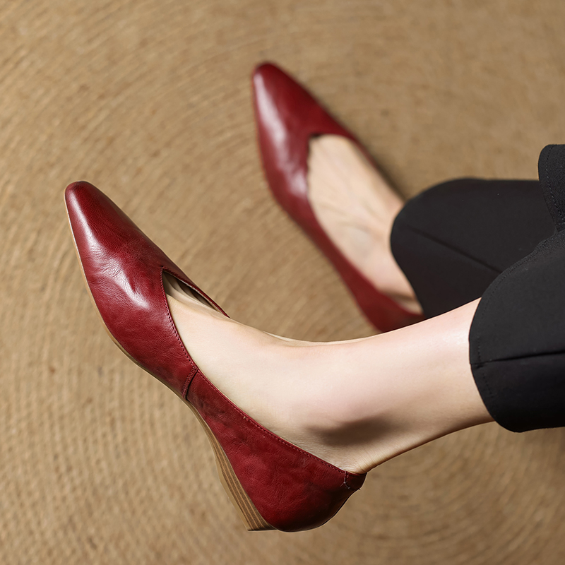 Red V-Shaped Slim-Fit Handmade Genuine Leather Slip-On Boat Shoes for Women - Stylish Artistic Design, Perfect for Chic Casual Looks Red V-Shaped Slim-Fit Handmade Genuine Leather Slip-On Boat Shoes for Women - Stylish Artistic Design, Perfect for Chic Casual Looks