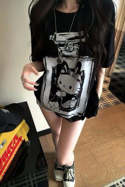 Relaxed Cat Sauce White Oversized Short Sleeve T-Shirt for Women - Casual and Comfy Graphic Tee