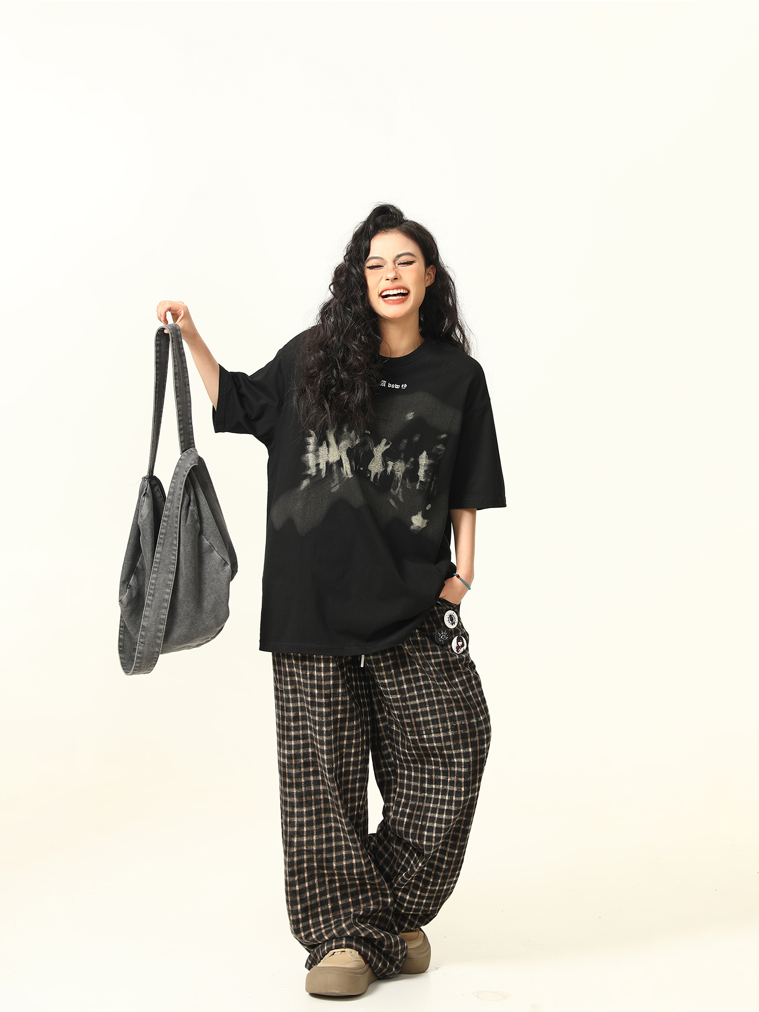 Retro Alien Print Short-Sleeve T-Shirt for Men and Women, Loose Fit Summer Top, Vintage 90s Style, Unisex Fashion Tee Retro Alien Print Short-Sleeve T-Shirt for Men and Women, Loose Fit Summer Top, Vintage 90s Style, Unisex Fashion Tee