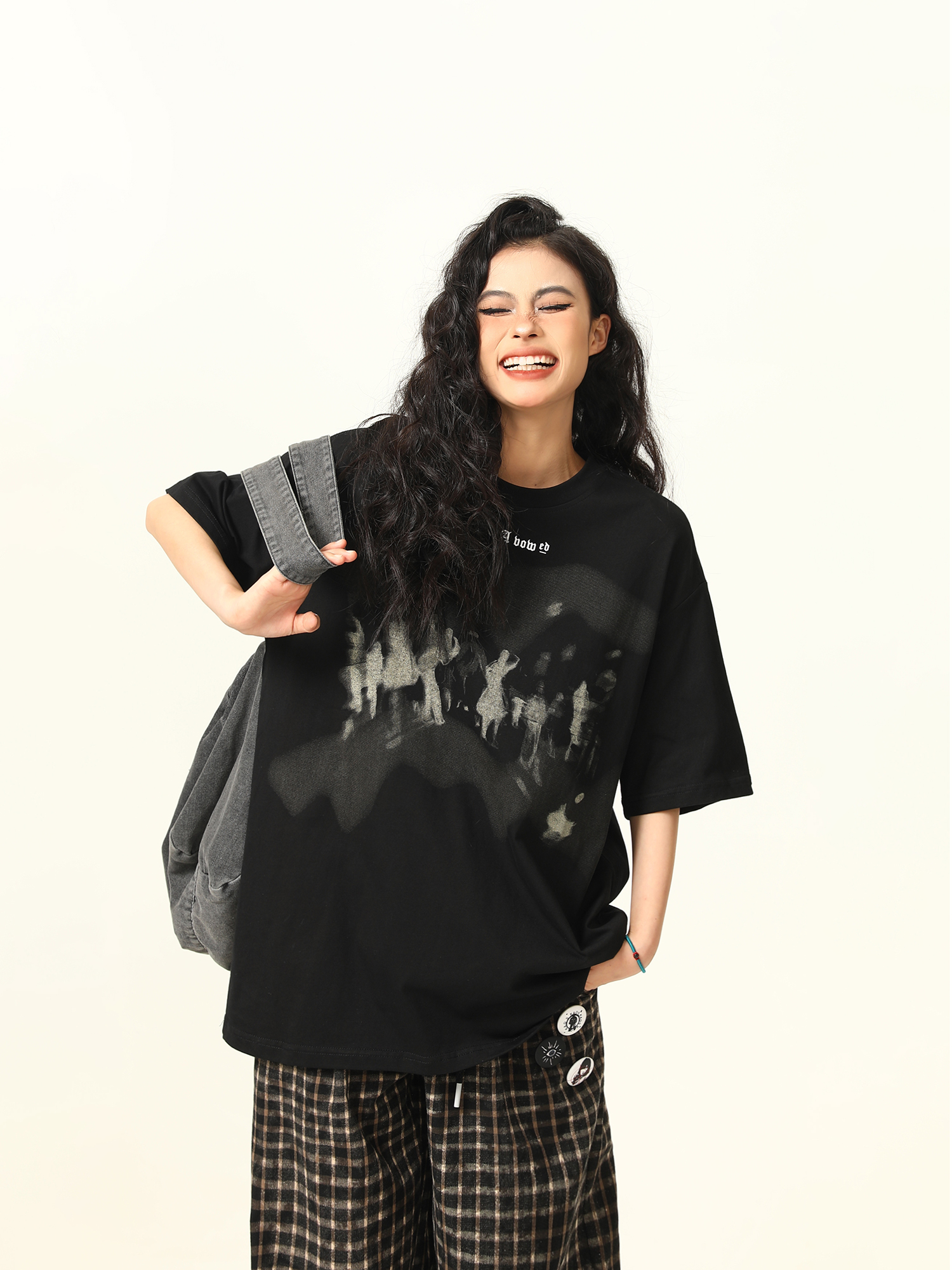 Retro Alien Print Short-Sleeve T-Shirt for Men and Women, Loose Fit Summer Top, Vintage 90s Style, Unisex Fashion Tee Retro Alien Print Short-Sleeve T-Shirt for Men and Women, Loose Fit Summer Top, Vintage 90s Style, Unisex Fashion Tee