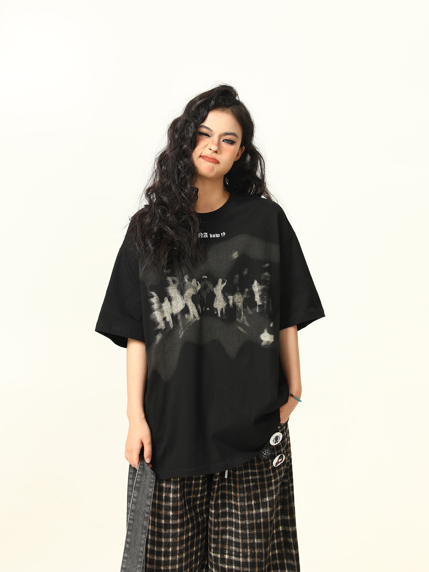 Retro Alien Print Short-Sleeve T-Shirt for Men and Women, Loose Fit Summer Top, Vintage 90s Style, Unisex Fashion Tee Retro Alien Print Short-Sleeve T-Shirt for Men and Women, Loose Fit Summer Top, Vintage 90s Style, Unisex Fashion Tee