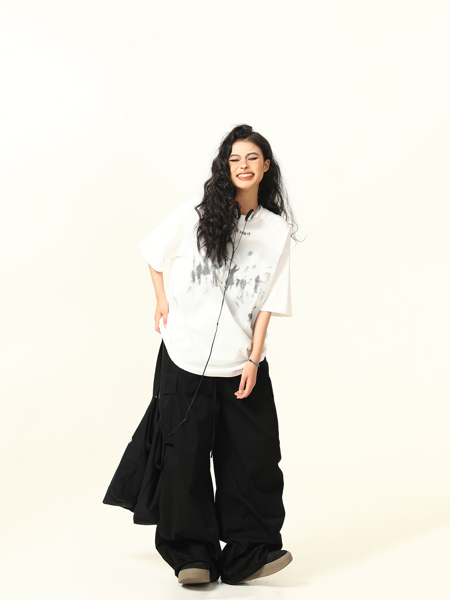 Retro Alien Print Short-Sleeve T-Shirt for Men and Women, Loose Fit Summer Top, Vintage 90s Style, Unisex Fashion Tee Retro Alien Print Short-Sleeve T-Shirt for Men and Women, Loose Fit Summer Top, Vintage 90s Style, Unisex Fashion Tee