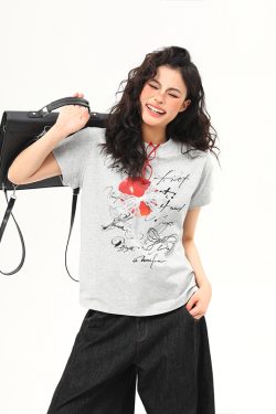 Retro American Graphic Boxy Fit T-Shirt for Women - Trendy Summer Short Sleeve Shoulder Tee, Casual Vintage Style