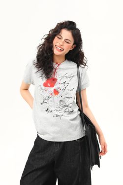 Retro American Graphic Boxy Fit T-Shirt for Women - Trendy Summer Short Sleeve Shoulder Tee, Casual Vintage Style
