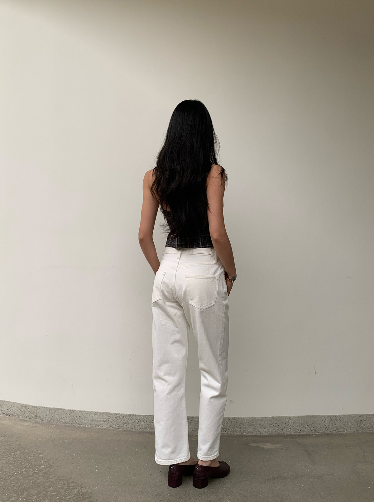 Retro Ankle-Length White Cow Print Capsule Pants - Mid-Low Waist Small Straight Fit, Hip-Enhancing Style, Soap-Scented Design Retro Ankle-Length White Cow Print Capsule Pants - Mid-Low Waist Small Straight Fit, Hip-Enhancing Style, Soap-Scented Design