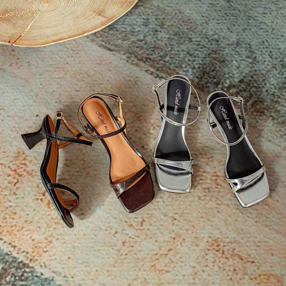 Retro Artistic Genuine Leather High-Heeled Sandals for Women - Slim Open-Toe Design, Summer 2024 Fashion Retro Artistic Genuine Leather High-Heeled Sandals for Women - Slim Open-Toe Design, Summer 2024 Fashion