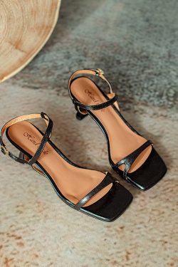 Retro Artistic Genuine Leather High-Heeled Sandals for Women - Slim Open-Toe Design, Summer 2024 Fashion