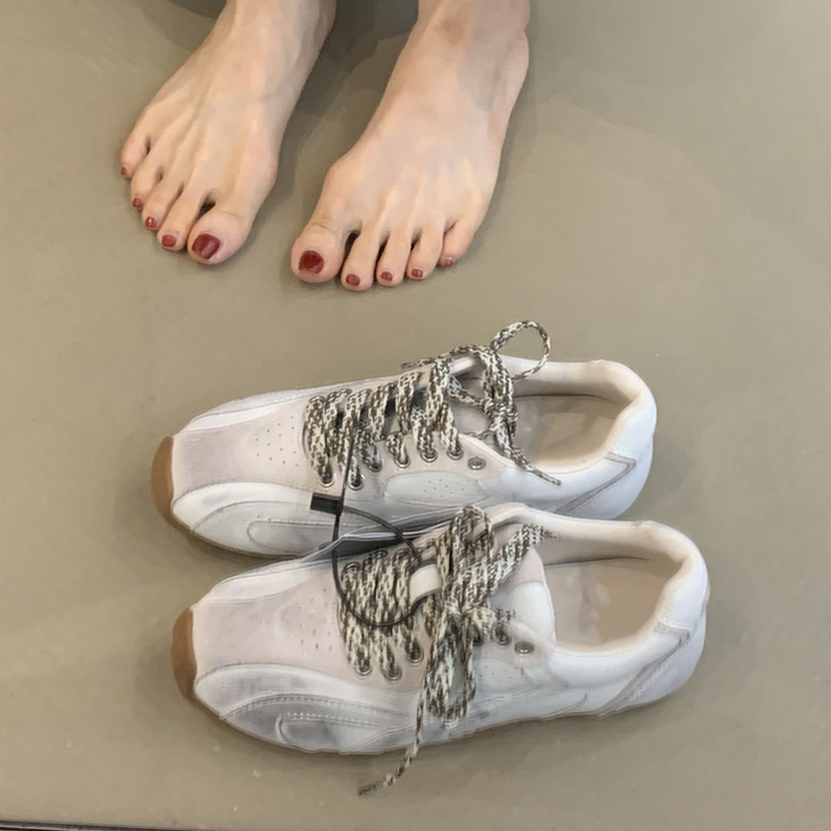 Retro Casual Color-Blocking Lace-Up Cowhide Training Shoes for Women - Flat Sports Footwear for Outdoor Running Retro Casual Color-Blocking Lace-Up Cowhide Training Shoes for Women - Flat Sports Footwear for Outdoor Running