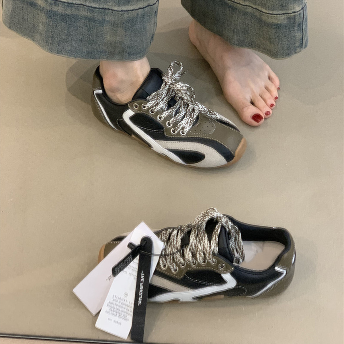 Retro Casual Color-Blocking Lace-Up Cowhide Training Shoes for Women - Flat Sports Footwear for Outdoor Running Retro Casual Color-Blocking Lace-Up Cowhide Training Shoes for Women - Flat Sports Footwear for Outdoor Running