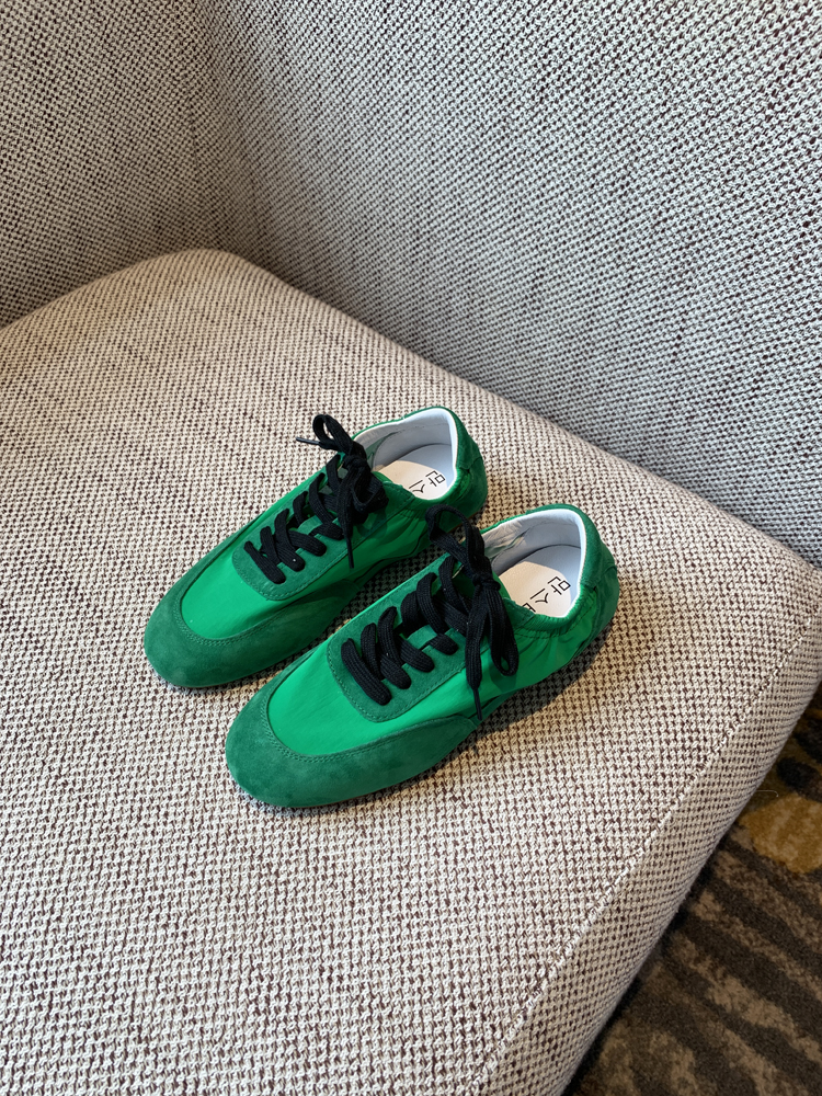 Retro Casual Women's Genuine Leather Patchwork Lace-Up Training Shoes - 2025 Y2K Inspired Flat Sports Sneakers Retro Casual Women's Genuine Leather Patchwork Lace-Up Training Shoes - 2025 Y2K Inspired Flat Sports Sneakers