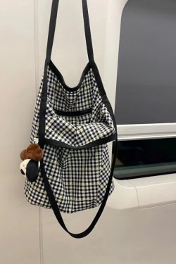 Retro Checkered Large Capacity Water Bucket Bag - Black and White Plaid Commuter Tote, Hand-Held Canvas Shopping Bag