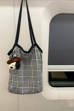 Retro Checkered Large Capacity Water Bucket Bag - Black and White Plaid Commuter Tote, Hand-Held Canvas Shopping Bag