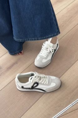 Retro Cowhide Color-Blocking Lace-Up Casual Sports Shoes for Women - Versatile Flat White Sneakers in Trendy Style