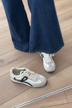Retro Cowhide Color-Blocking Lace-Up Casual Sports Shoes for Women - Versatile Flat White Sneakers in Trendy Style